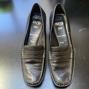 Black size 8 US stylish penny loafer